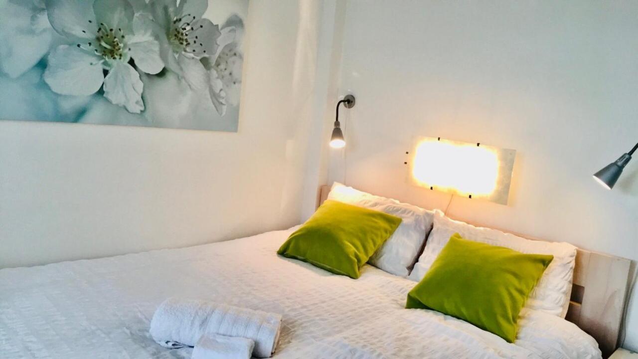 Aparthotel Square Prague 1 Bagian luar foto