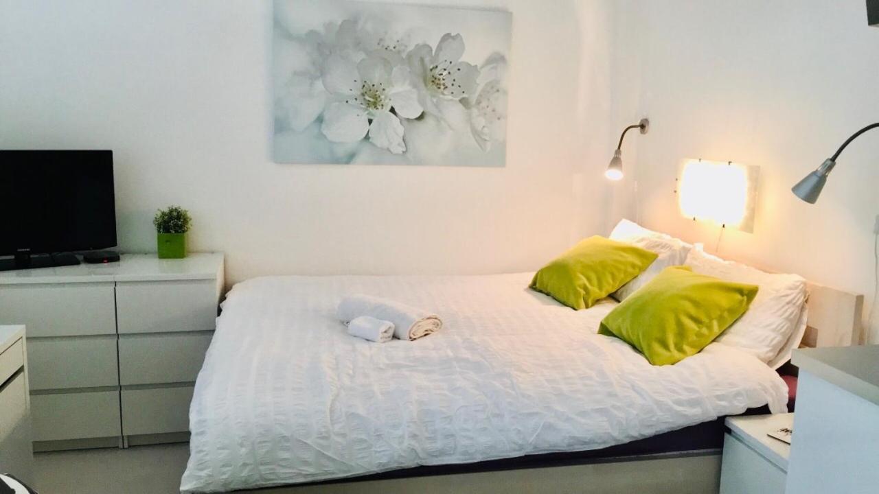 Aparthotel Square Prague 1 Bagian luar foto
